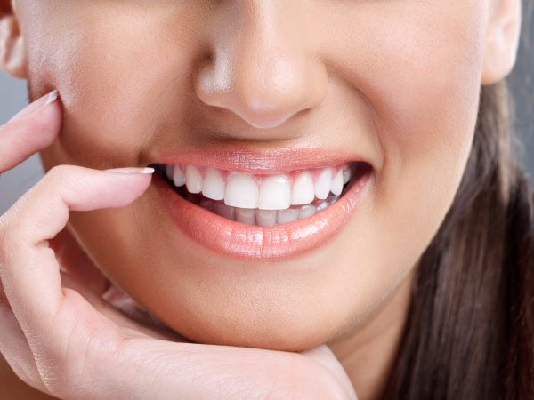 Consultez les avantages et inconvénients du blanchiment dentaire